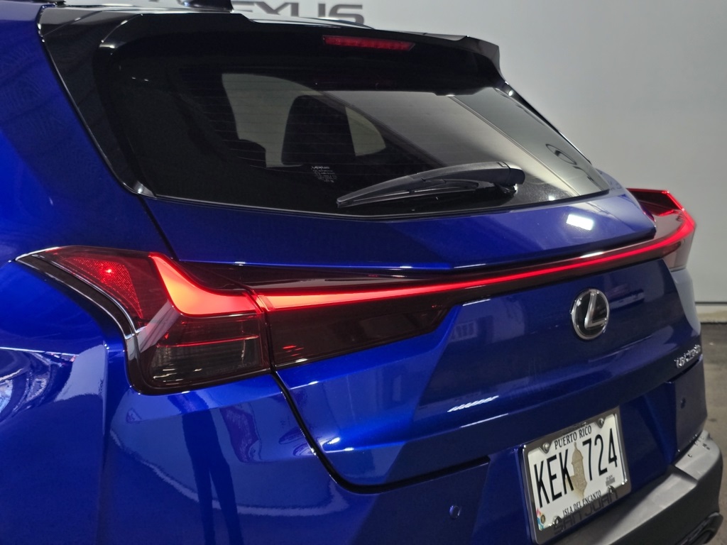 Thumbnail: 2023 Lexus UX - 10