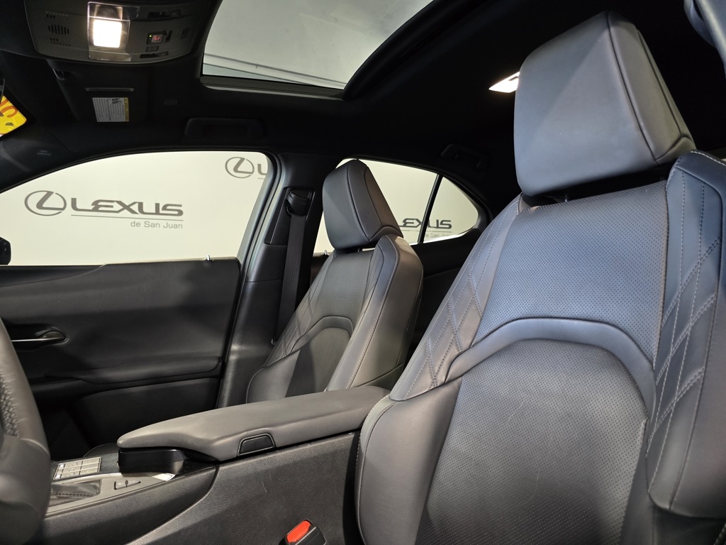 Thumbnail: 2023 Lexus UX - 15