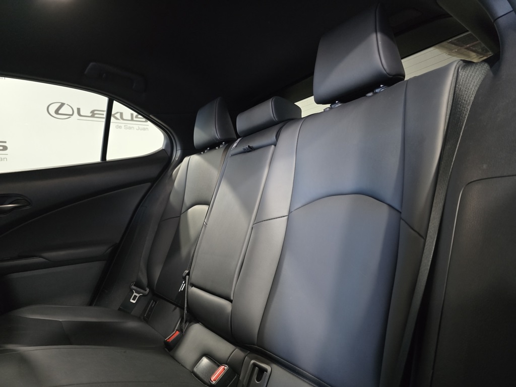 Thumbnail: 2023 Lexus UX - 27