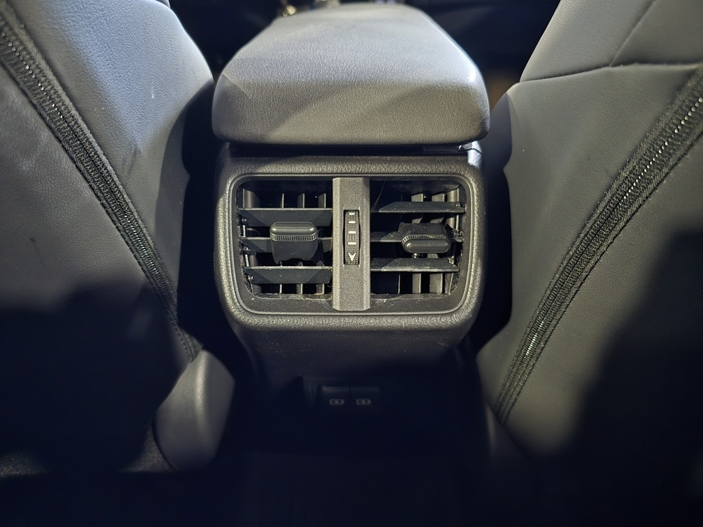 Thumbnail: 2023 Lexus UX - 28