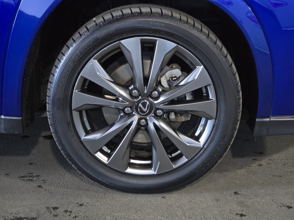 Thumbnail: 2023 Lexus UX - 4