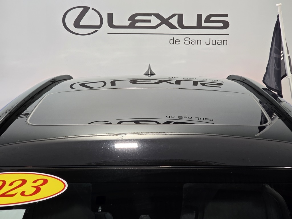 Thumbnail: 2023 Lexus UX - 7