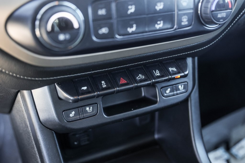 Used Car 2020 Gmc Canyon  Denali For Sale Under $35,000 In Austin, Texas