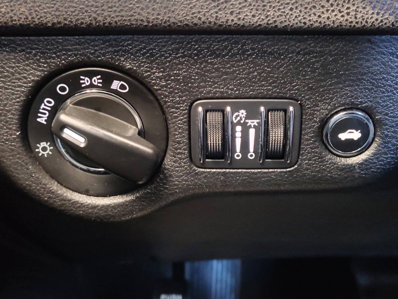 Used Car 2020 Chrysler 300  Touring For Sale Under $20,000 In San Antonio, Texas