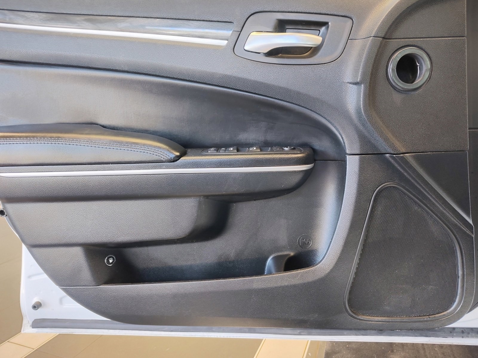 Used Car 2020 Chrysler 300  Touring For Sale Under $20,000 In San Antonio, Texas