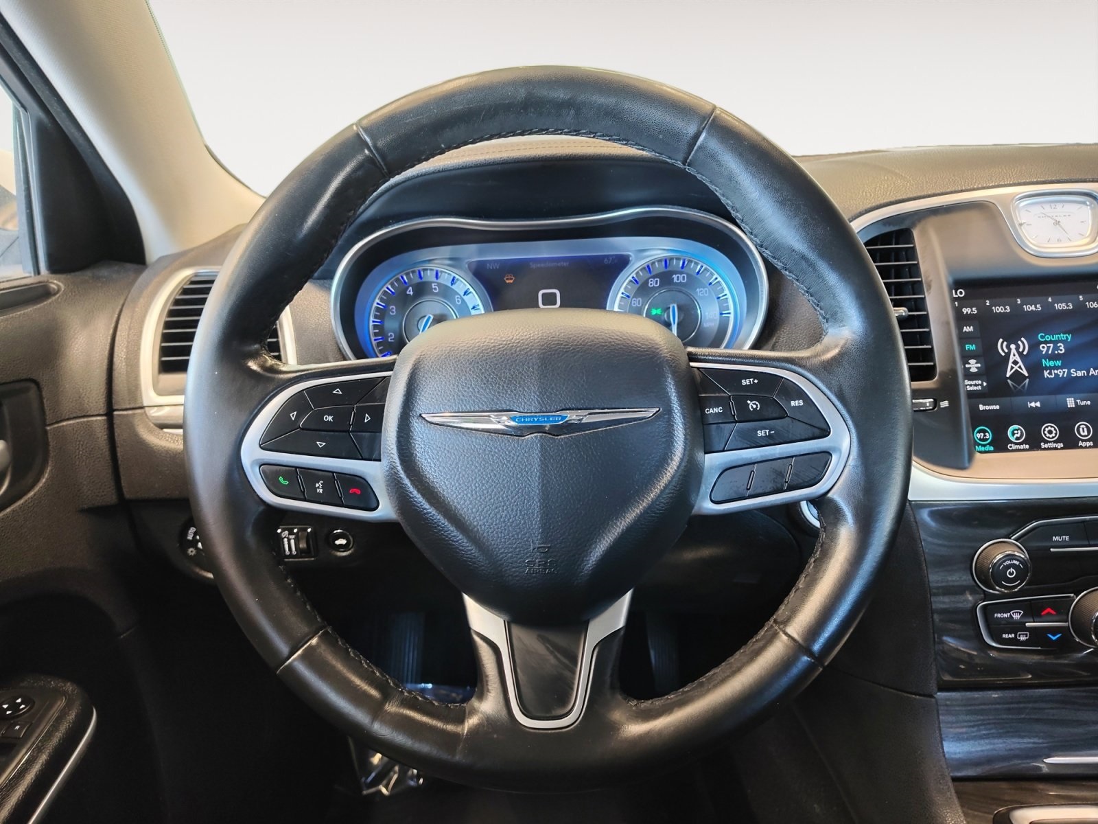 Used Car 2020 Chrysler 300  Touring For Sale Under $20,000 In San Antonio, Texas