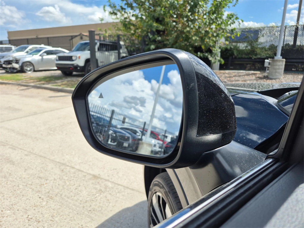 2025 Mitsubishi Outlander SE - 11