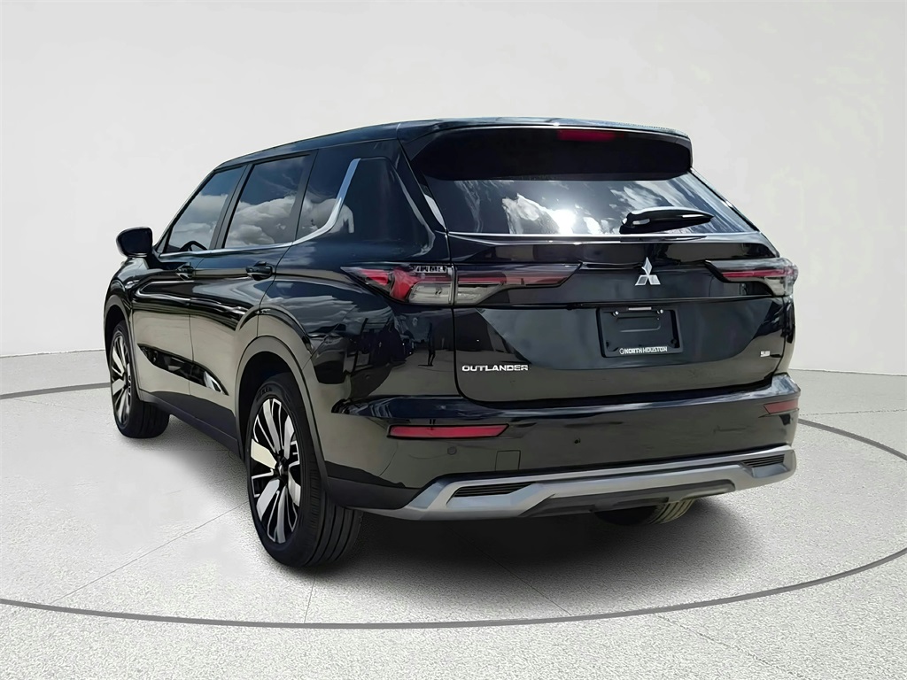 2025 Mitsubishi Outlander SE - 6