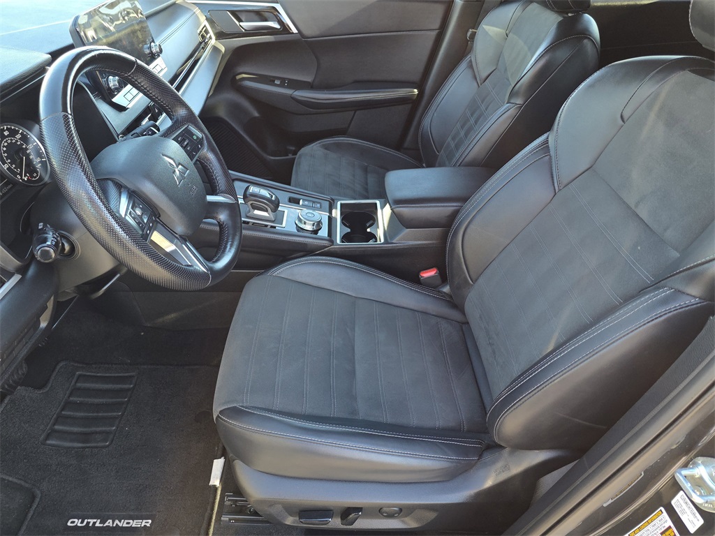 2024 Mitsubishi Outlander  Black at North Houston Mitsubishi