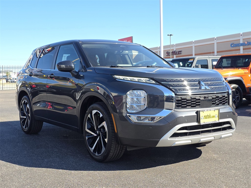 2024 Mitsubishi Outlander  Black at North Houston Mitsubishi