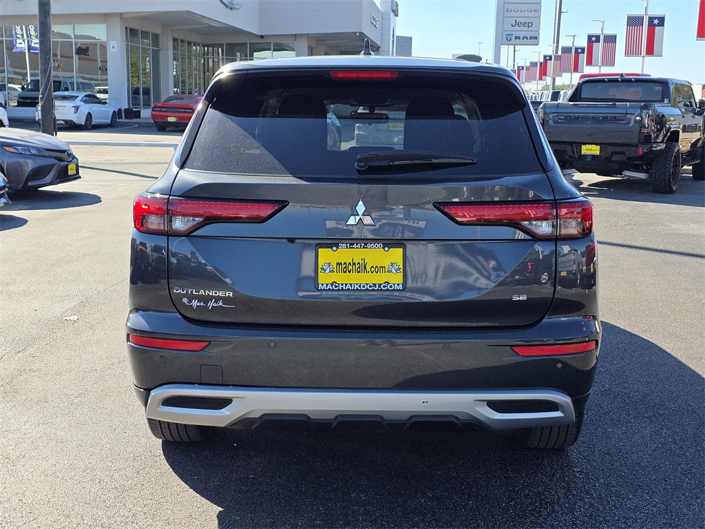 2024 Mitsubishi Outlander  Black at North Houston Mitsubishi
