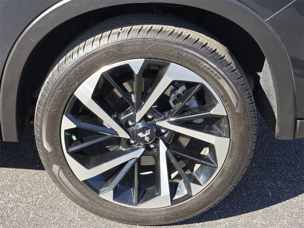 2024 Mitsubishi Outlander  Black at North Houston Mitsubishi