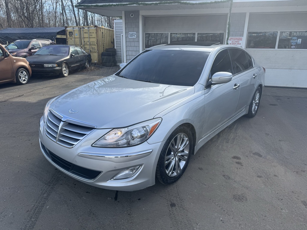 2012 Hyundai Genesis 3.8 RWD