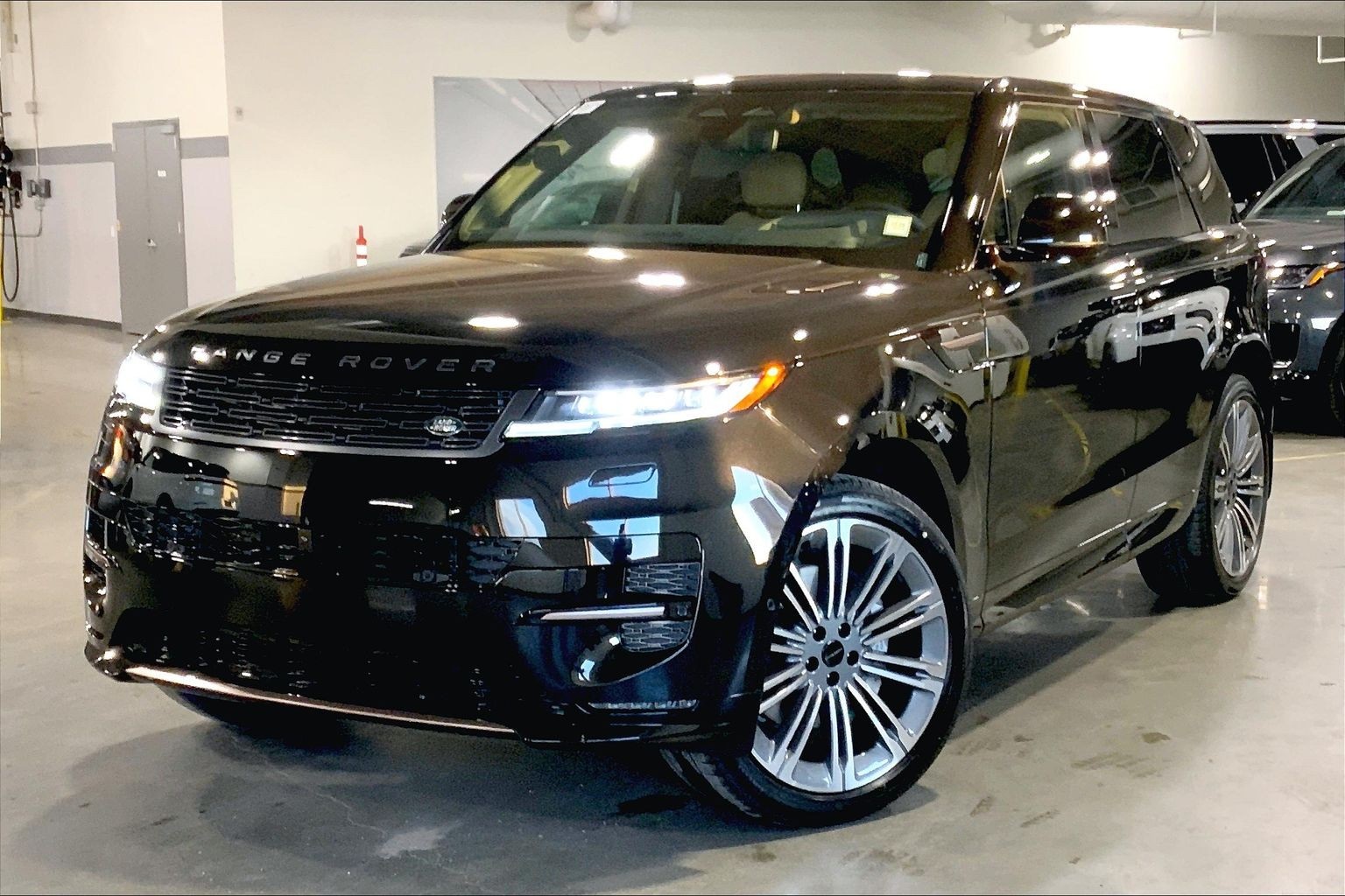 2026 Land Rover Range Rover Sport P400 Dynamic SE AWD