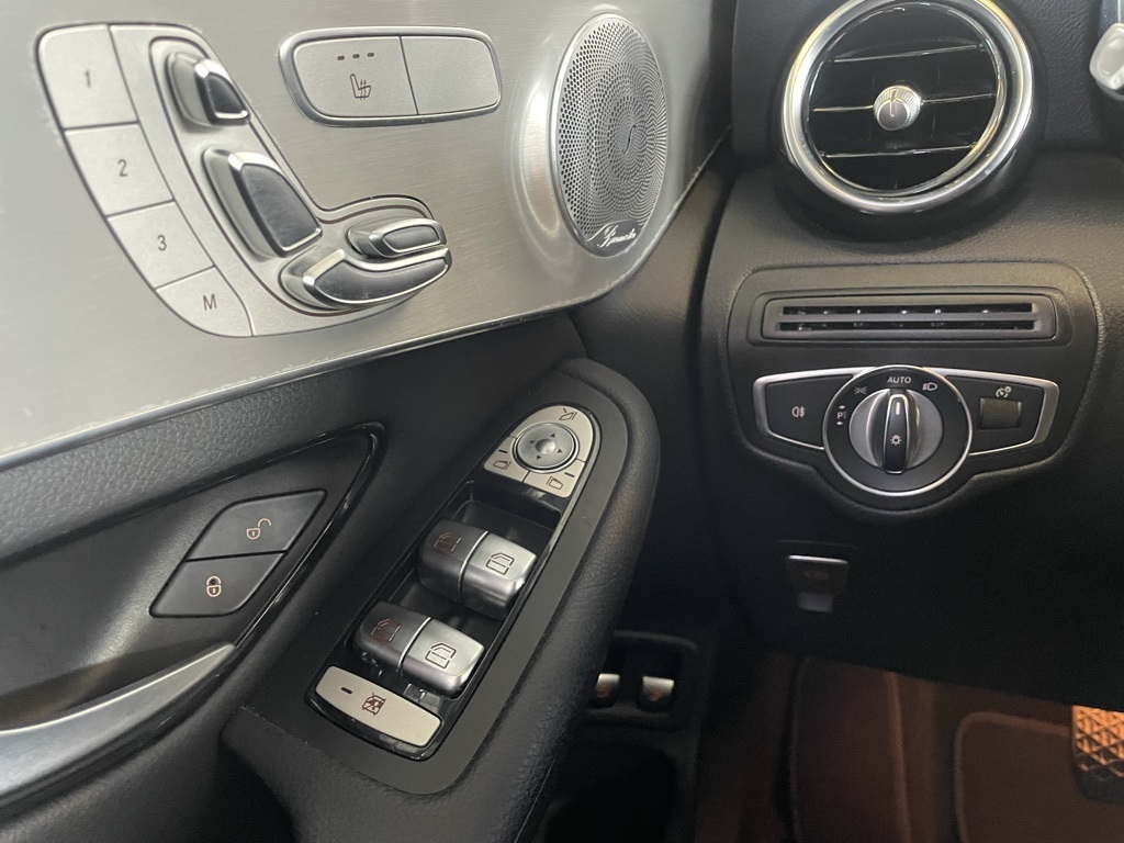 Thumbnail: 2019 Mercedes-Benz GLC - 25
