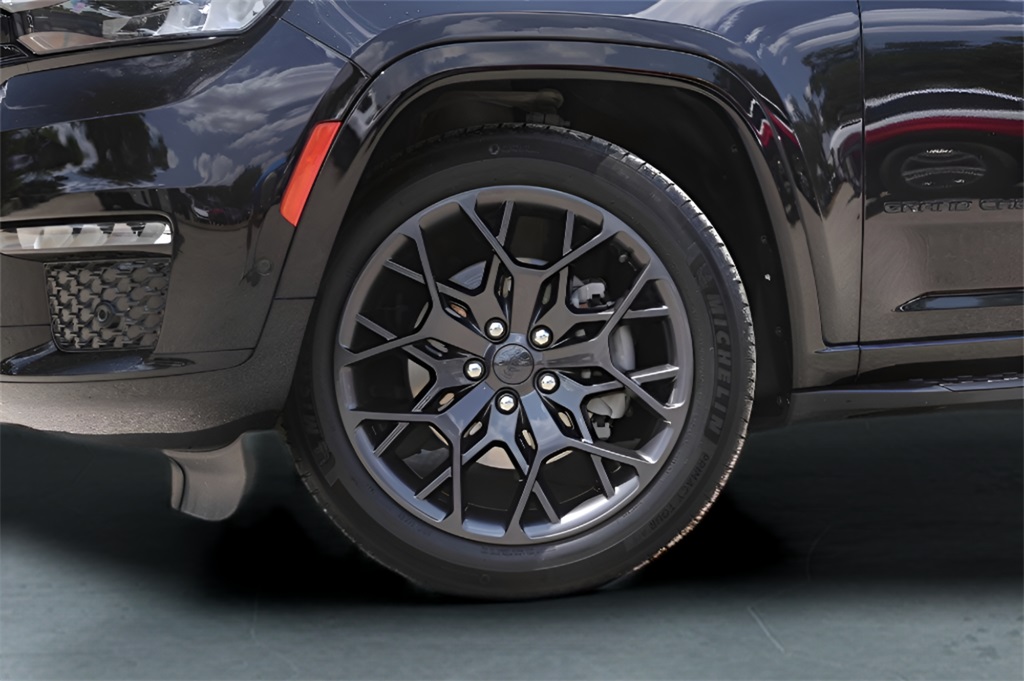 Used Car 2023 Jeep Grand Cherokee L  Summit For Sale Under $50,000 In Austin, Texas