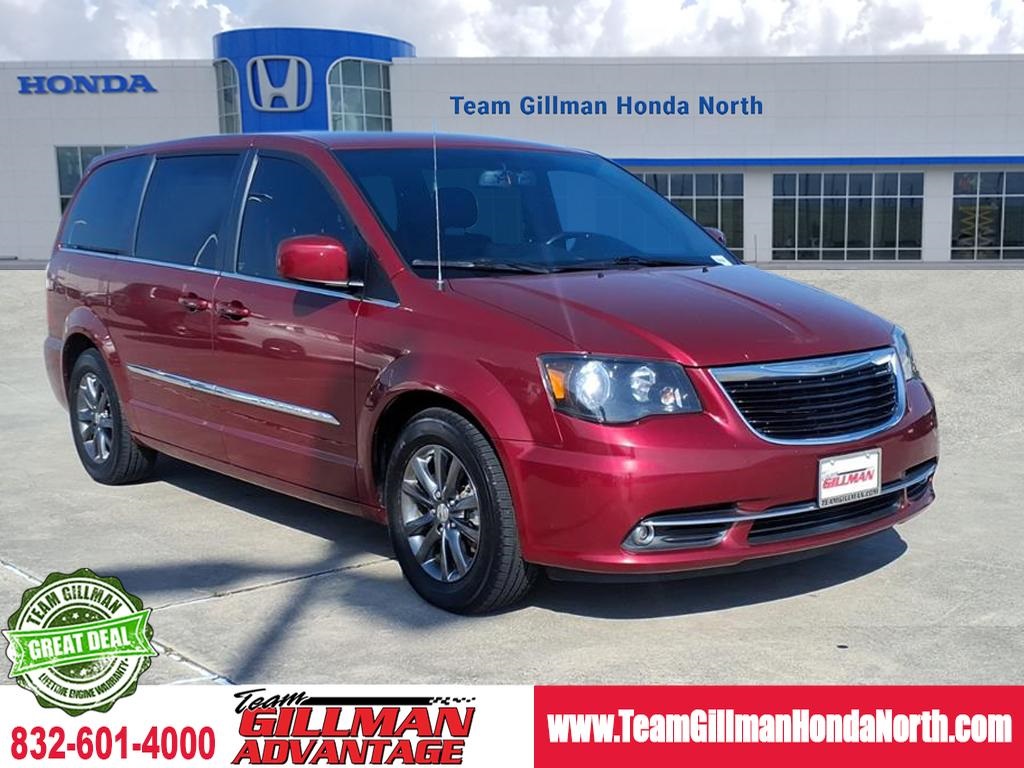 2015 Chrysler Town & Country S FWD