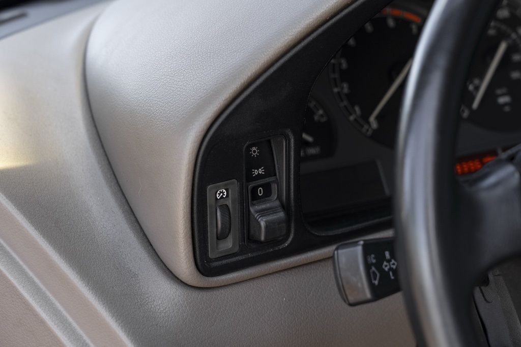 1992 BMW 8 Series 850i - Photo 14