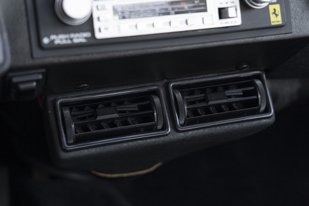 1982 Ferrari 512 BBI  - Photo 24