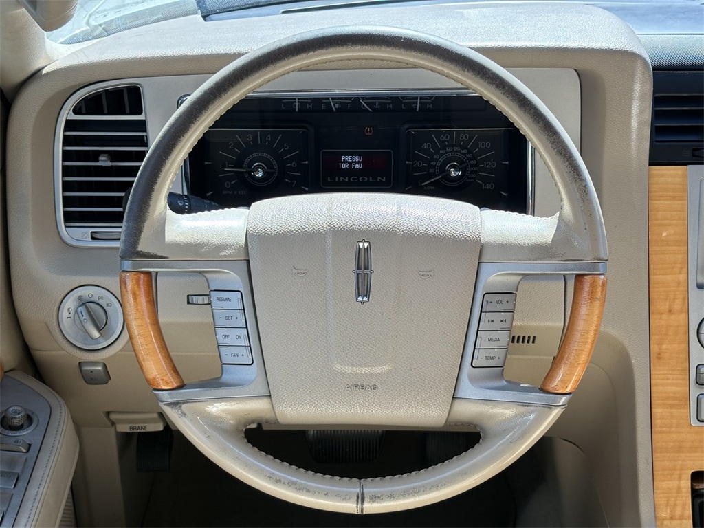 Used Car 2007 Lincoln Navigator L  Base For Sale Under $15,000 In San Marcos, Texas