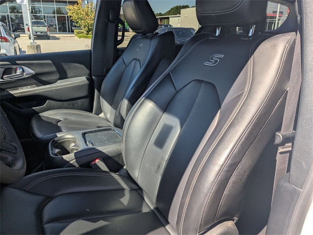 2023 Chrysler Pacifica Touring L White at Browns Ford of Amsterdam