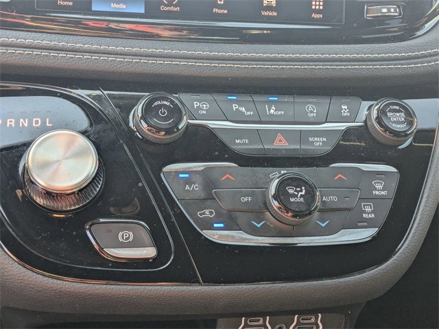 2023 Chrysler Pacifica Touring L White at Browns Ford of Amsterdam