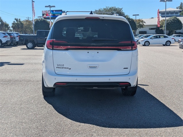 2023 Chrysler Pacifica Touring L White at Browns Ford of Amsterdam