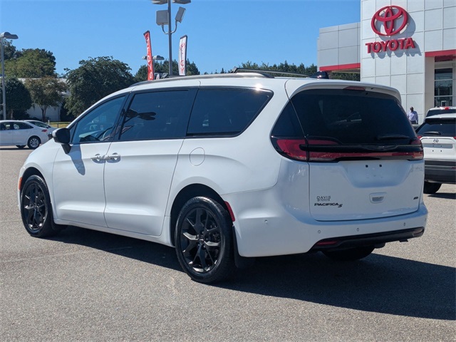 2023 Chrysler Pacifica Touring L White at Browns Ford of Amsterdam