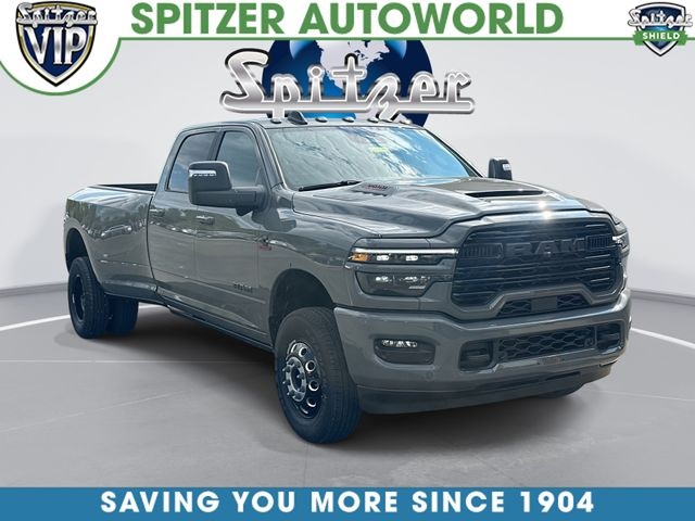 Ceramic Gray Clearcoat 2026 RAM 3500 Pickup Truck Four-Wheel Drive 8-Speed Automatic