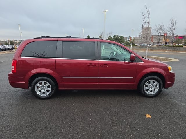 2010 Chrysler Town & Country Touring photo 2