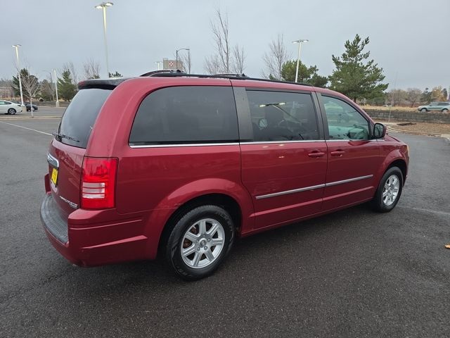 2010 Chrysler Town & Country Touring photo 3