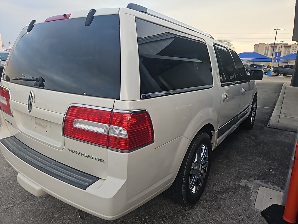 Used Car 2007 Lincoln Navigator L  Base For Sale Under $10,000 In San Marcos, Texas
