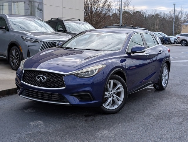 2017 INFINITI QX30 Luxury FWD