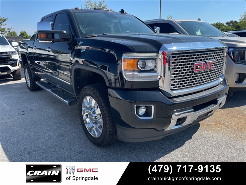 2015 GMC Sierra 2500HD Denali Crew Cab SB 4WD