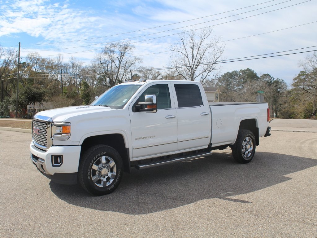 2016 GMC Sierra 3500HD Denali Crew Cab LB DRW 4WD