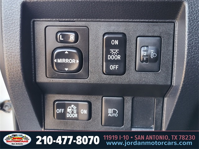 Used Car 2018 Toyota Tundra  Sr5 For Sale Under $30,000 In San Antonio, Texas