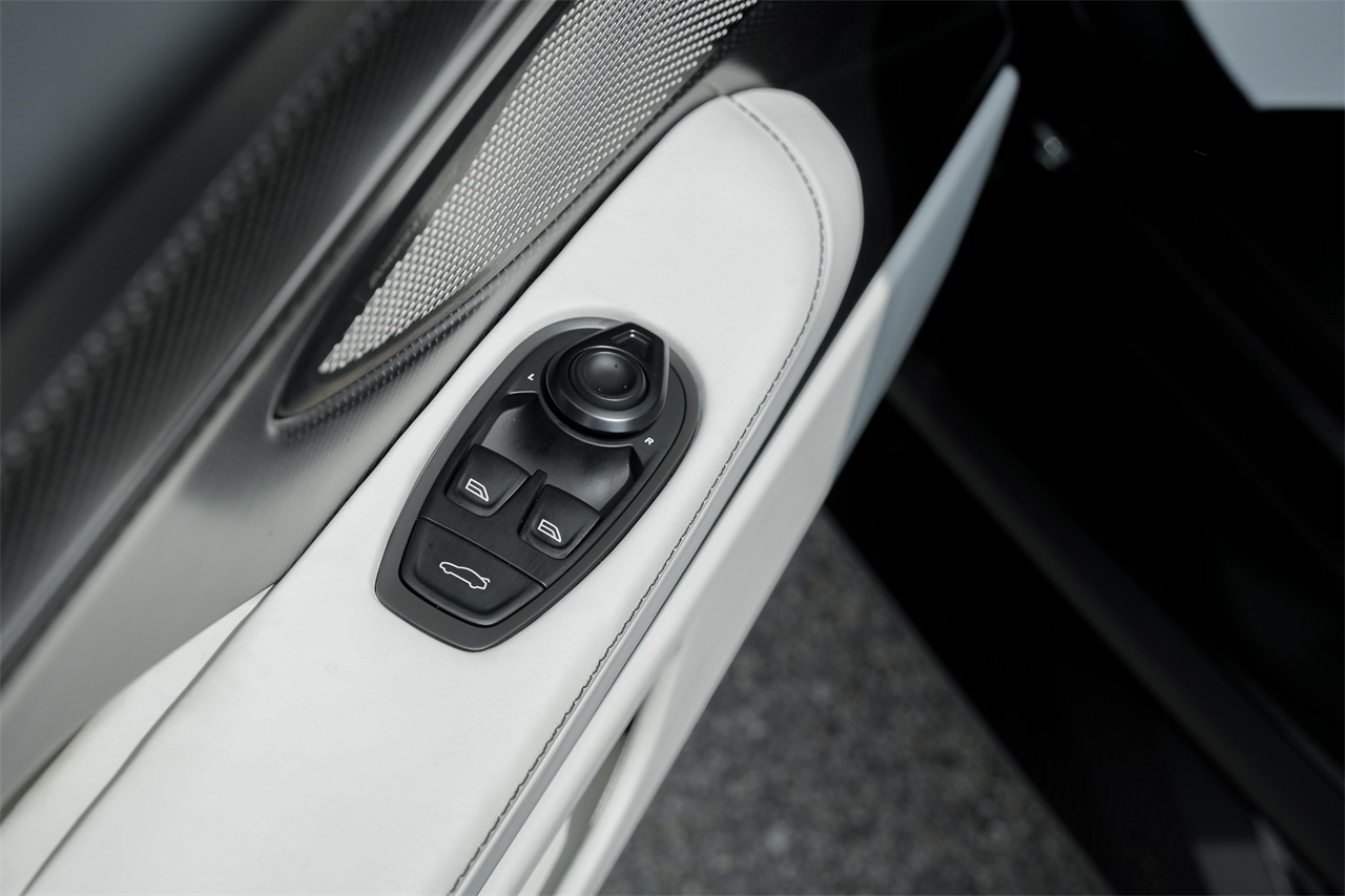 Used Car 2025 Aston Martin Vanquish  V12 For Sale Under $440,000 In Austin, Texas