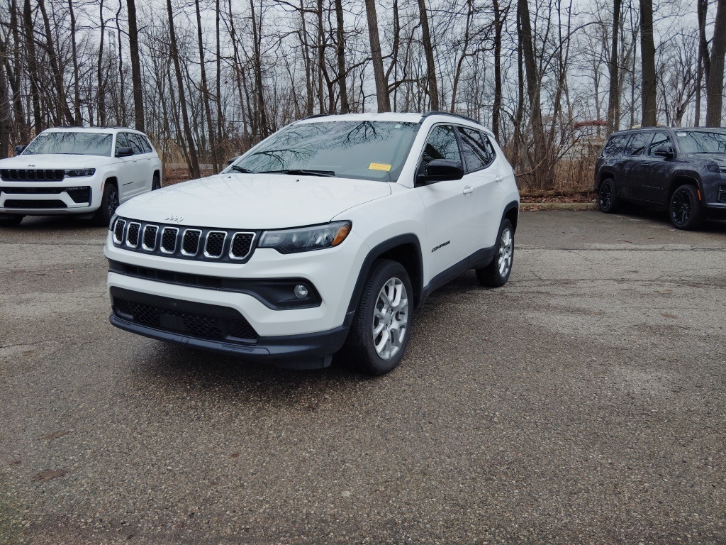 2023 Jeep Compass Latitude Lux 4WD
