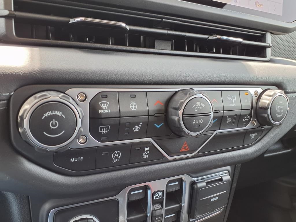 2025 Jeep Wrangler Rubicon - 9