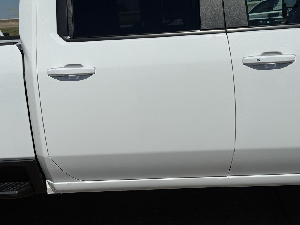 2025 Chevrolet Silverado 2500HD LT - 11