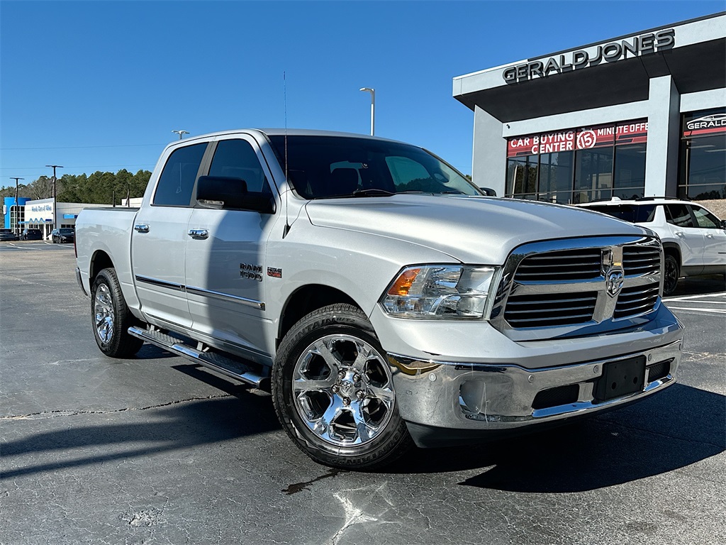2015 RAM 1500 Lone Star Crew Cab RWD