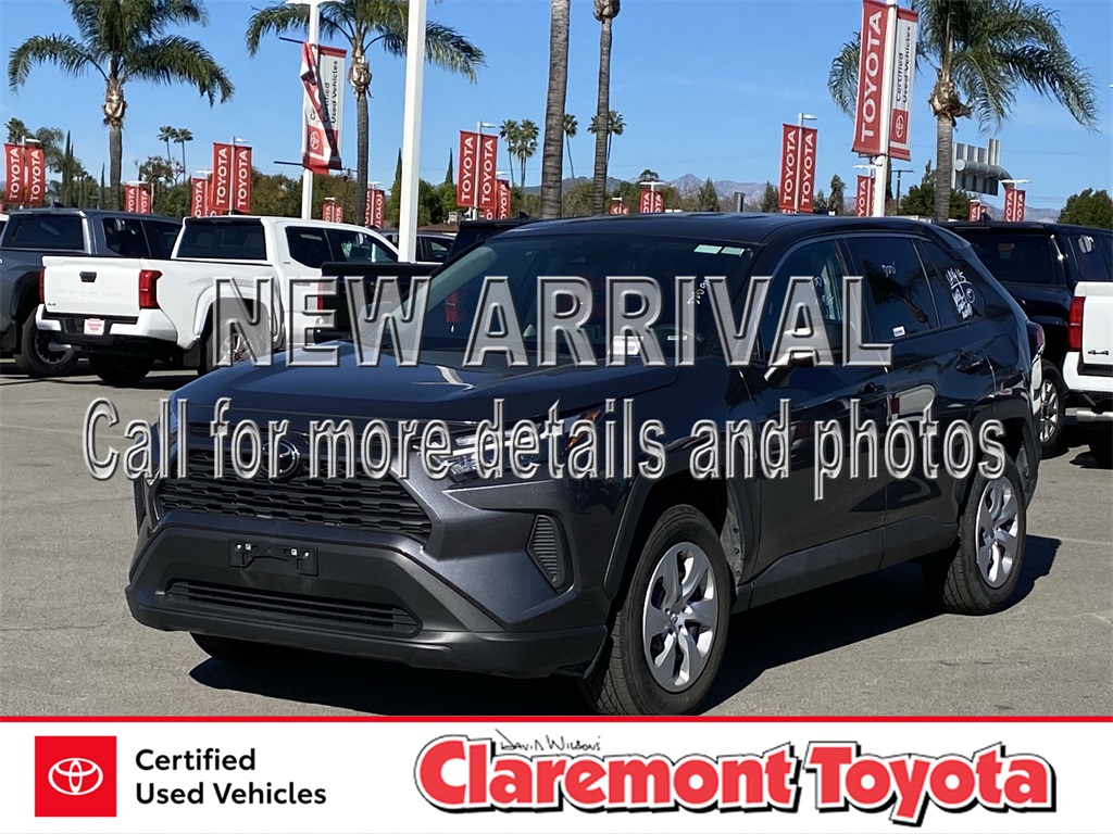 2025 Toyota RAV4 LE AWD
