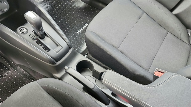 2025 Nissan Kicks Play