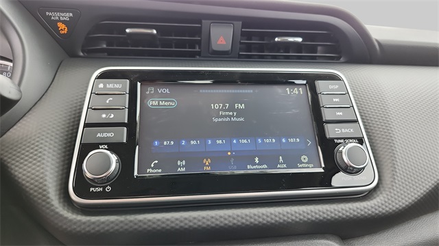 2025 Nissan Kicks Play