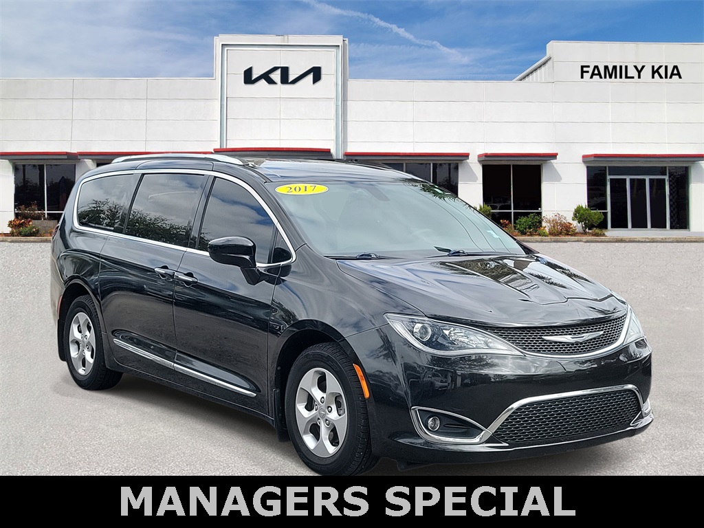 2017 Chrysler Pacifica Touring L Plus FWD