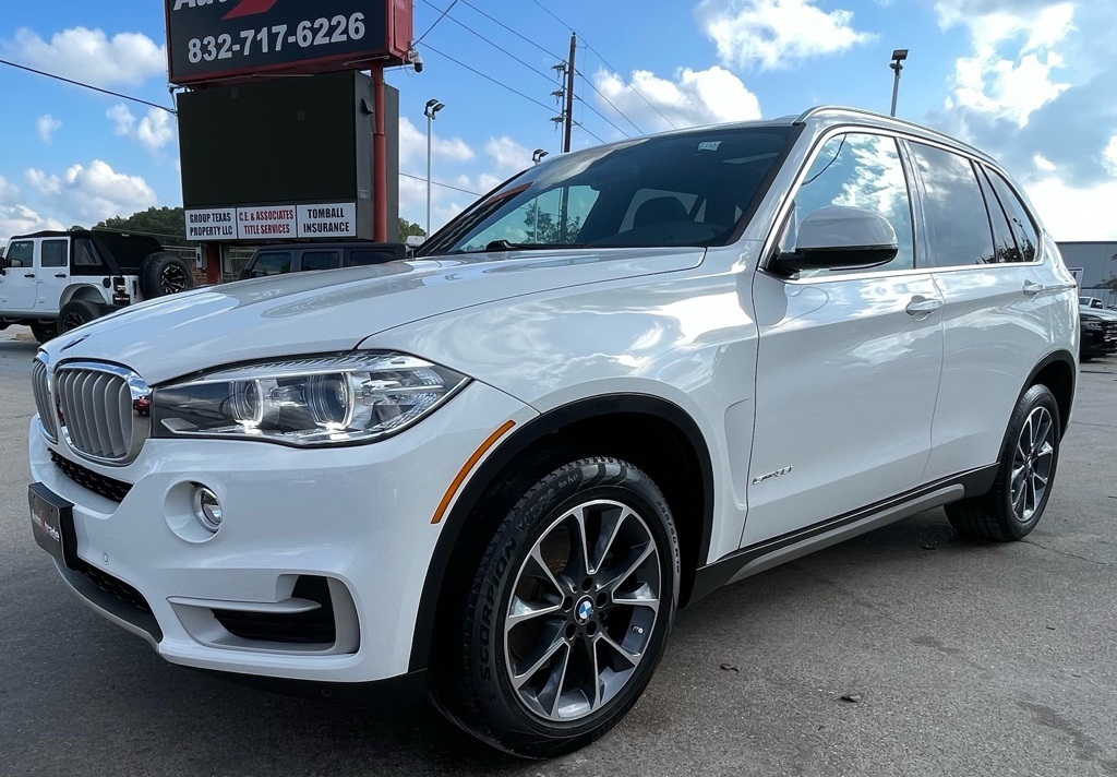 2017 BMW X5 sDrive35i White at Ultimate Motorsports