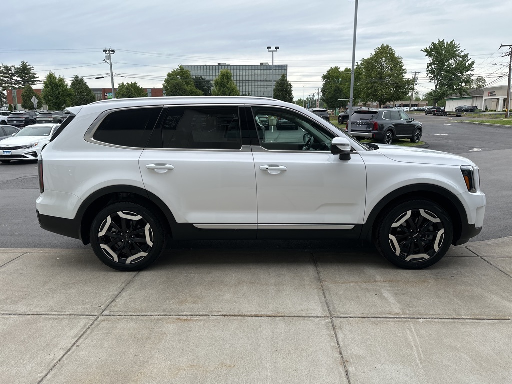 2025 Kia Telluride EX photo 4