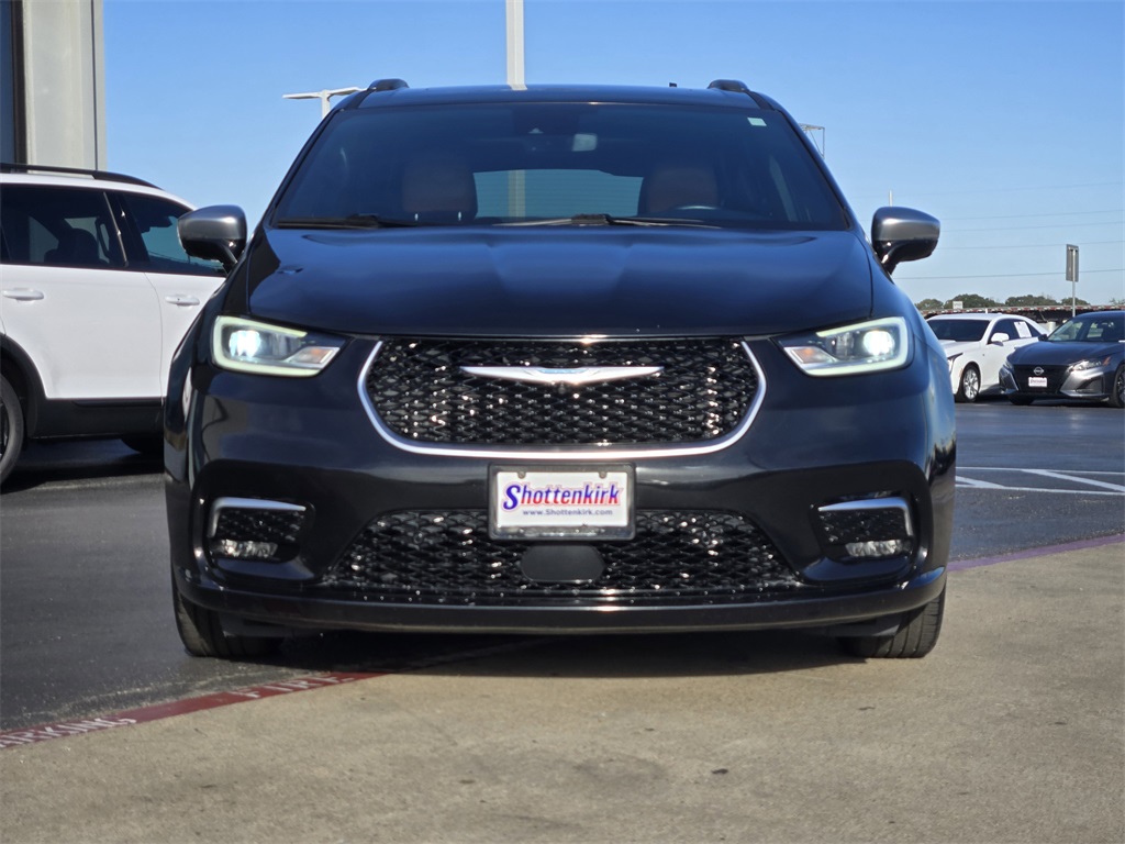 2021 Chrysler Pacifica Hybrid Pinnacle Black at Toyota of Victoria