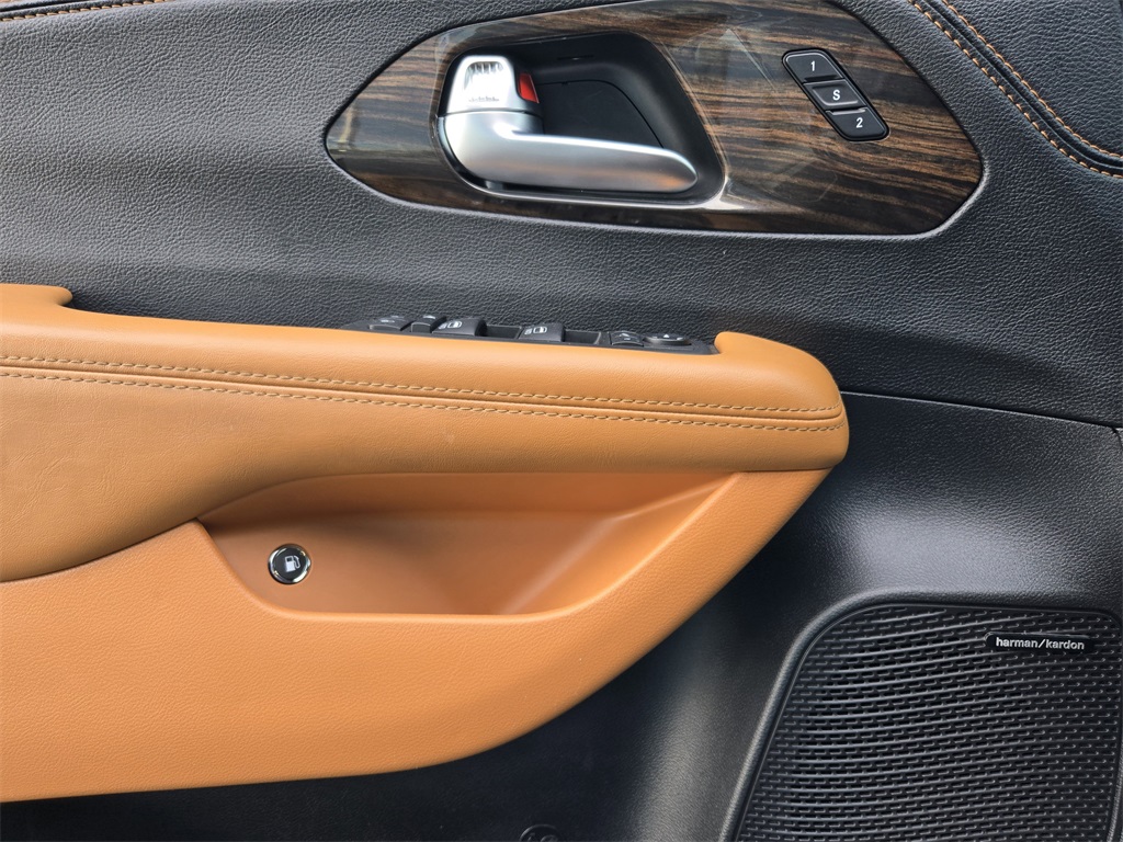 2021 Chrysler Pacifica Hybrid Pinnacle Black at Toyota of Victoria