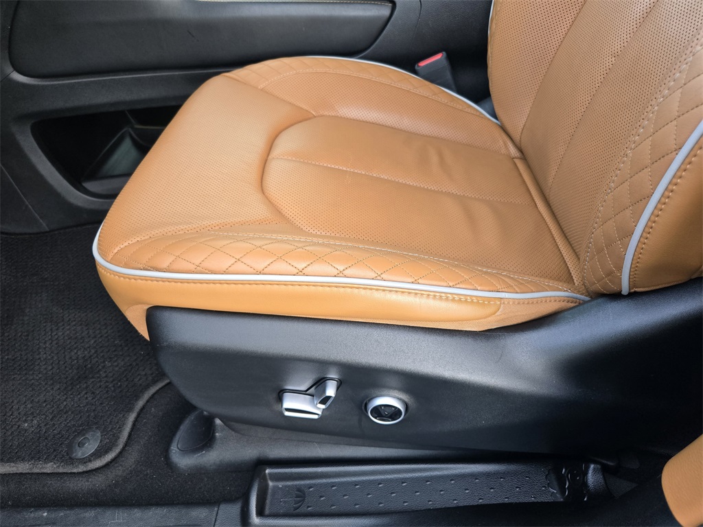 2021 Chrysler Pacifica Hybrid Pinnacle Black at Toyota of Victoria